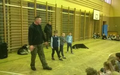 Zajęcia: Jak obronić się przed&nbsp;atakiem psa?